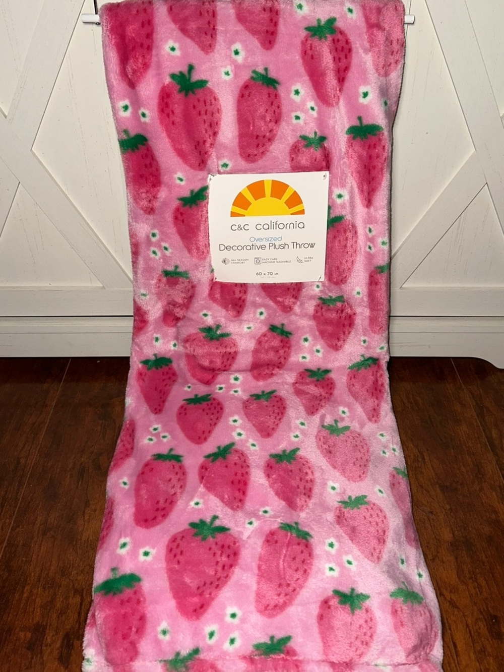 C&C California Pink Strawberry Pattern Plush Throw Blanket